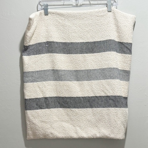 PIU BELLE Ivory Gray Stripe Textured Wool Blend Pillow Cover Portugal 21” X 21” - Picture 2 of 6